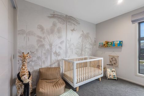 Photo of property in 20 Queen Charlotte Drive, Aotea, Porirua, 5024