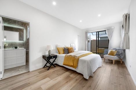 Photo of property in 74a Walworth Avenue, Pakuranga Heights, Auckland, 2010