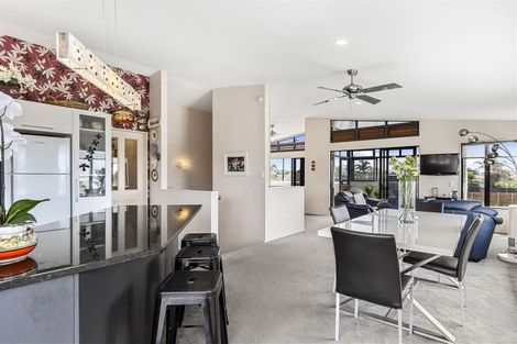 Photo of property in 5 Calypso Drive, Papamoa Beach, Papamoa, 3118