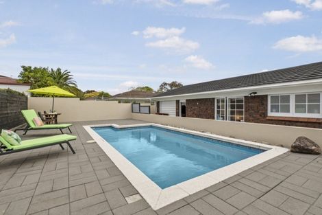 Photo of property in 70 Ray Small Drive, Pahurehure, Papakura, 2113