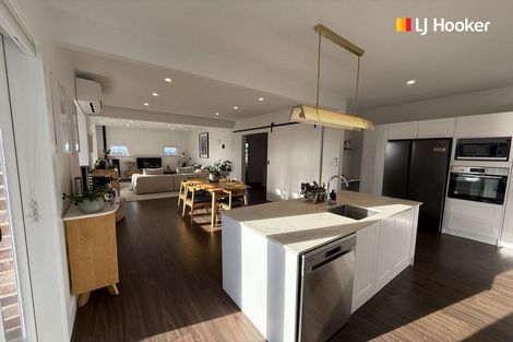 Photo of property in 104 Forbury Road, Saint Clair, Dunedin, 9012