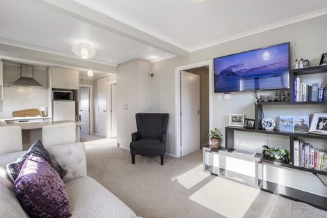 Photo of property in 264a Sunset Road, Windsor Park, Auckland, 0632