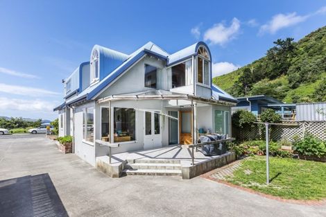 Photo of property in 133 Breaker Bay Road, Breaker Bay, Wellington, 6022