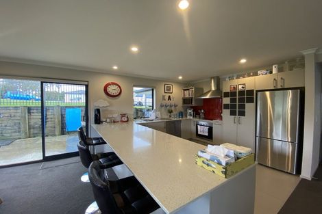 Photo of property in 16 Maylee Crescent, Gulf Harbour, Whangaparaoa, 0930