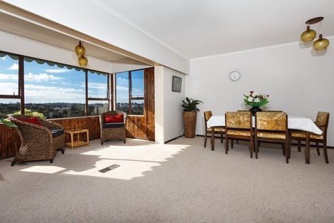 Photo of property in 2/37 Donovan Street, Blockhouse Bay, Auckland, 0600