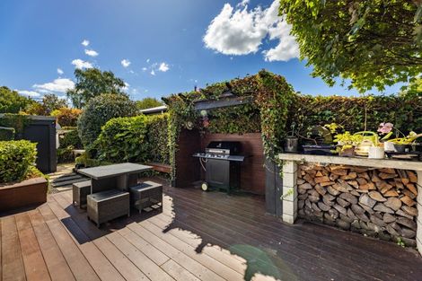 Photo of property in 2/52 Crofton Road, Harewood, Christchurch, 8051