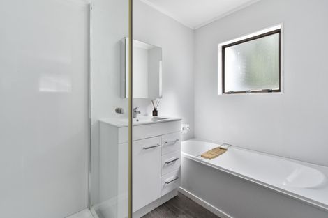 Photo of property in 12 Seaward Place, Wattle Downs, Auckland, 2103