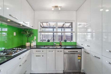 Photo of property in 121 Everglade Drive, Totara Heights, Auckland, 2105