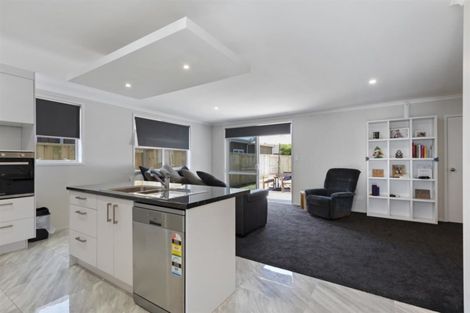 Photo of property in 39 Awatira Drive, Papamoa Beach, Papamoa, 3118