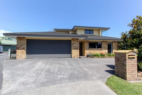 Photo of property in 20 Kellyville Heights, Merrilands, New Plymouth, 4312