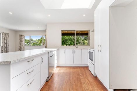 Photo of property in 52 D'oyly Drive, Stanmore Bay, Whangaparaoa, 0932