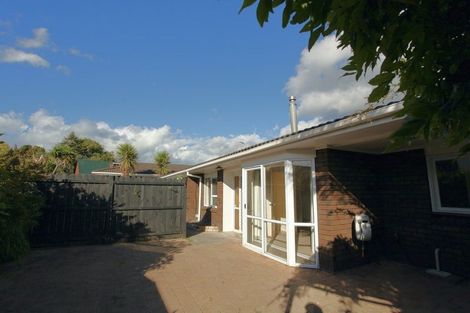 Photo of property in 2/10 Kallaroo Place, Botany Downs, Auckland, 2010