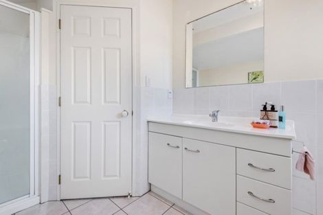 Photo of property in 9 Cockle Road, Cockle Bay, Auckland, 2014