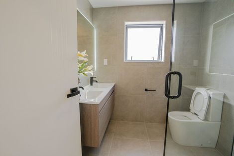 Photo of property in 3/81 Vodanovich Road, Te Atatu South, Auckland, 0610