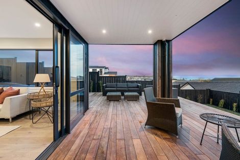 Photo of property in 29 Kumukumu Road, Long Bay, Auckland, 0630