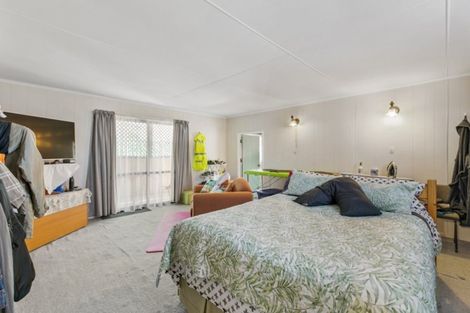 Photo of property in 11 Domain Road, Weymouth, Auckland, 2103