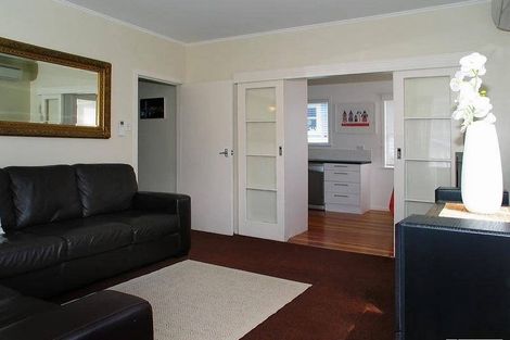 Photo of property in 11 Baffin Grove, Kingston, Wellington, 6021