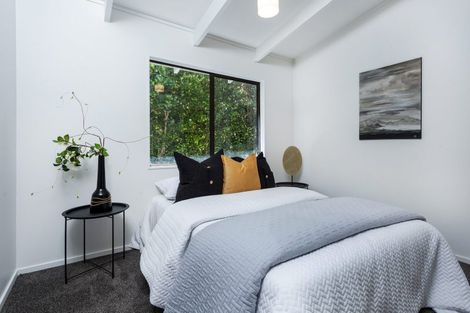 Photo of property in 2/17 Winifred Avenue, Bayview, Auckland, 0629