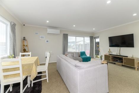 Photo of property in 1 Honour Road, Papakura, 2110