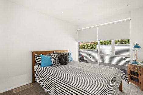 Photo of property in 2/20 Sycamore Drive, Sunnynook, Auckland, 0620