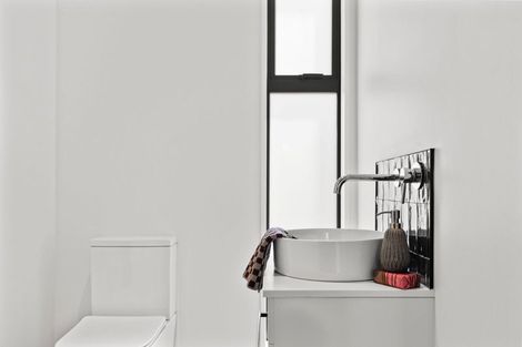 Photo of property in 2/11 Carlton Mill Road, Merivale, Christchurch, 8014