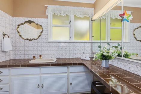 Photo of property in 455 Stokes Valley Road, Stokes Valley, Lower Hutt, 5019