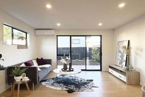 Photo of property in 1/17 Rewarewa Road, Te Atatu Peninsula, Auckland, 0610