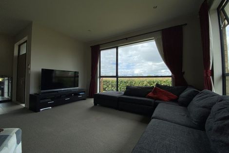 Photo of property in 2 Northbrook Close, Greenhithe, Auckland, 0632