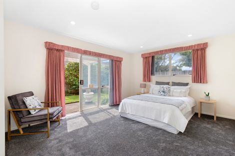 Photo of property in 19 Thornlea Place, Halswell, Christchurch, 8025