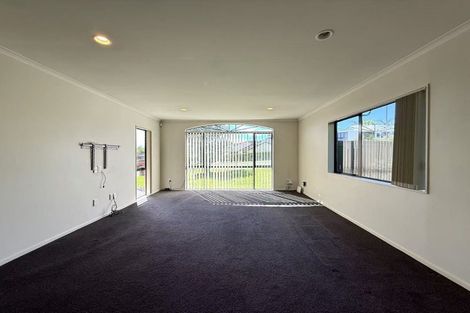 Photo of property in 5 Pittville Place, Henderson, Auckland, 0612