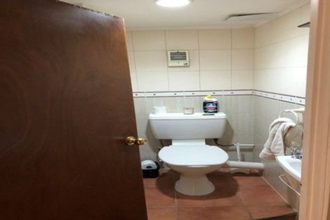 Photo of property in 1/147 Ocean View Road, Hillcrest, Auckland, 0627