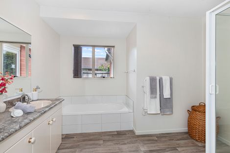 Photo of property in 19 Thornlea Place, Halswell, Christchurch, 8025