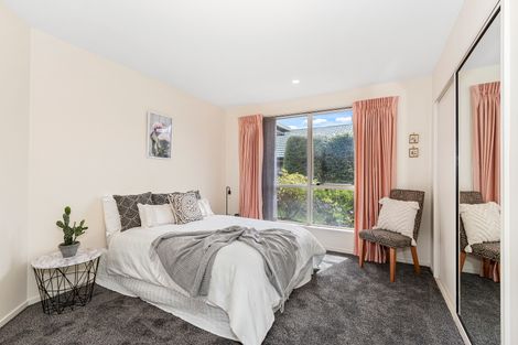 Photo of property in 19 Thornlea Place, Halswell, Christchurch, 8025