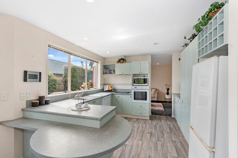 Photo of property in 19 Thornlea Place, Halswell, Christchurch, 8025