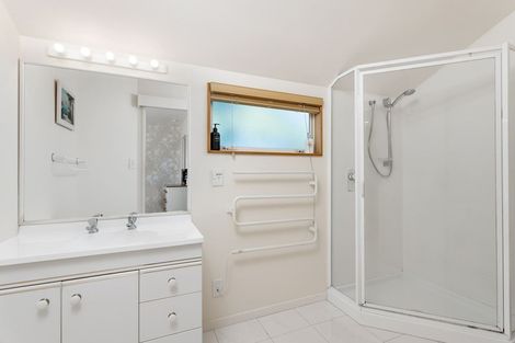 Photo of property in 8 Caversham Drive, Torbay, Auckland, 0630