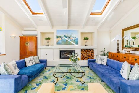 Photo of property in 9a Holiday Road, Milford, Auckland, 0620