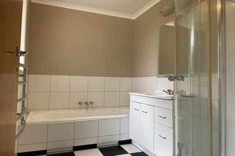 Photo of property in 13 Lipscombe Crescent, Havelock North, 4130