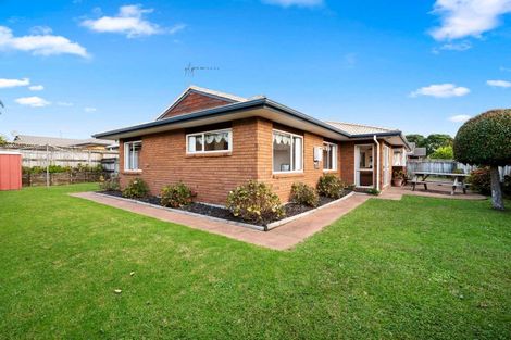 Photo of property in 9 Huntington Drive, Huntington Park, Auckland, 2013