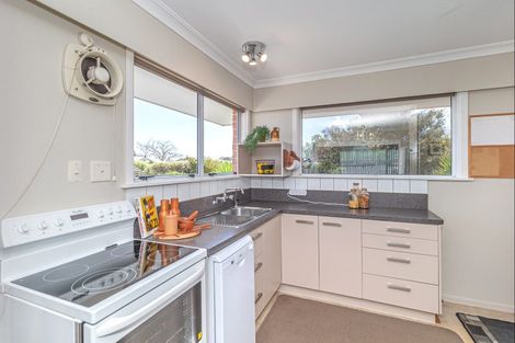 Photo of property in 47 Karaka Crescent, Levin, 5510