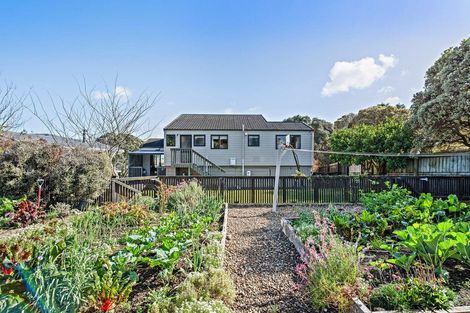 Photo of property in 76 Torkar Road, Clarks Beach, 2122