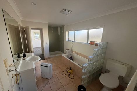 Photo of property in 2/10 Nadine Place, Mangere Bridge, Auckland, 2022