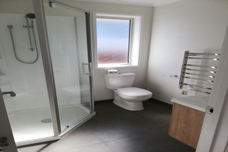 Photo of property in 869c Whangaparaoa Road, Manly, Whangaparaoa, 0930