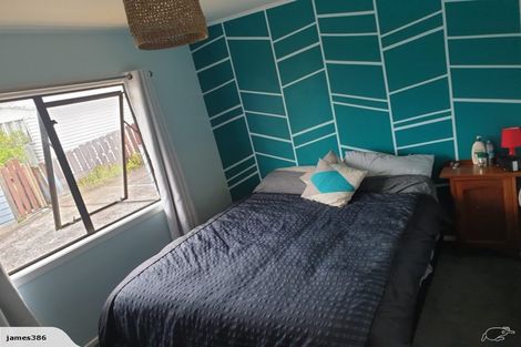 Photo of property in 1/35 St Leonards Road, Kelston, Auckland, 0602