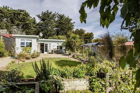 Photo of property in 27 Kiwi Avenue, Waikuku Beach, 7473