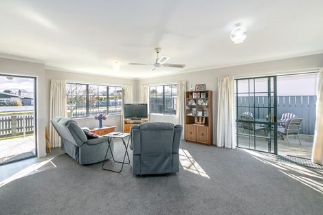 Photo of property in 54 Cambridge Terrace, Masterton, 5810