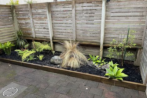 Photo of property in 24a/30 Westward Ho, Glen Eden, Auckland, 0602