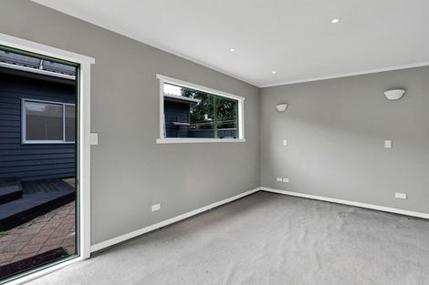 Photo of property in 82 Wairau Road, Oakura, 4314