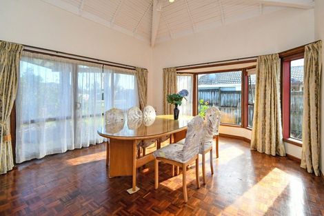 Photo of property in 1 Buncrana Place, Rosehill, Papakura, 2113