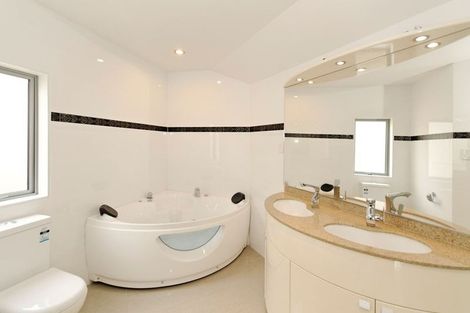 Photo of property in 24a Fulljames Avenue, Mount Roskill, Auckland, 1041