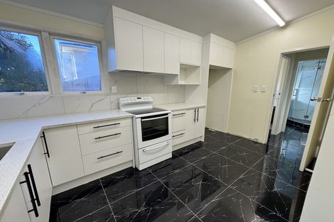 Photo of property in 575 East Coast Road, Browns Bay, Auckland, 0630